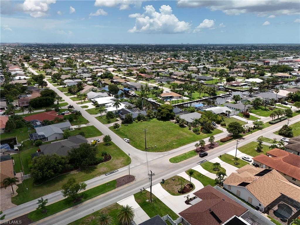 CAPE CORAL - Land