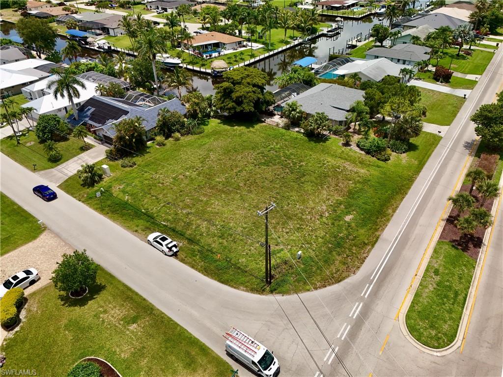 CAPE CORAL - Land