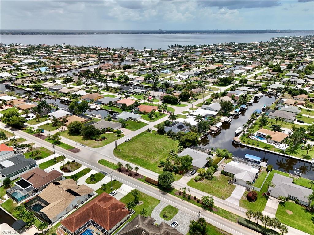 CAPE CORAL - Land