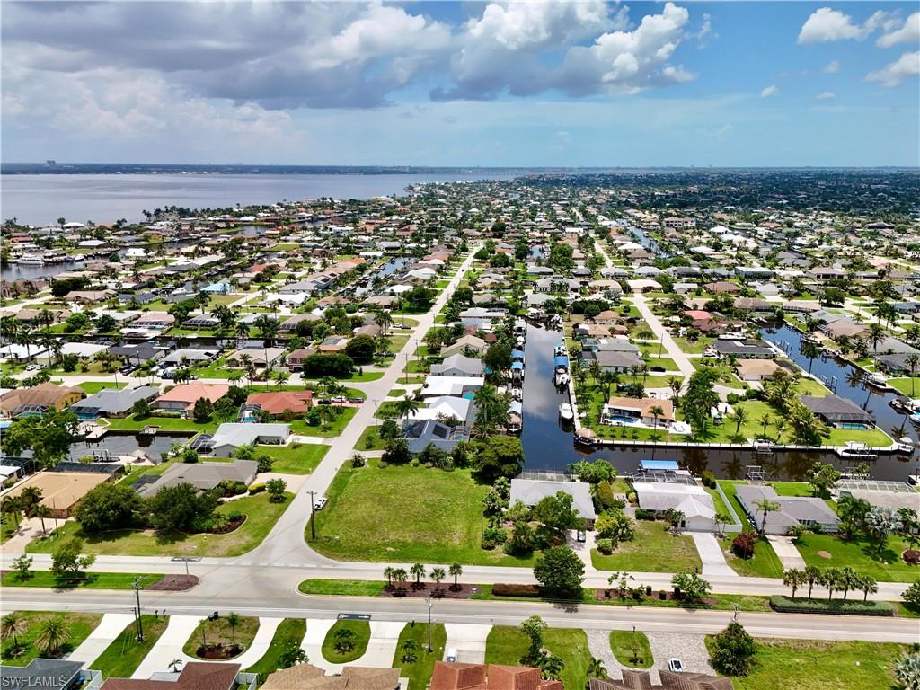 CAPE CORAL - Land