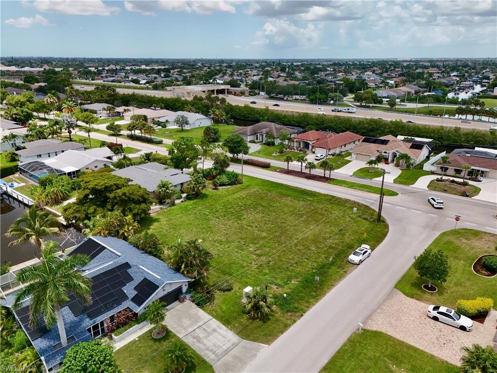 CAPE CORAL - Land