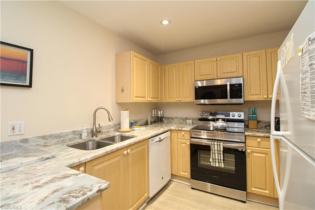 VANDERBILT VILLAS - Residential Lease