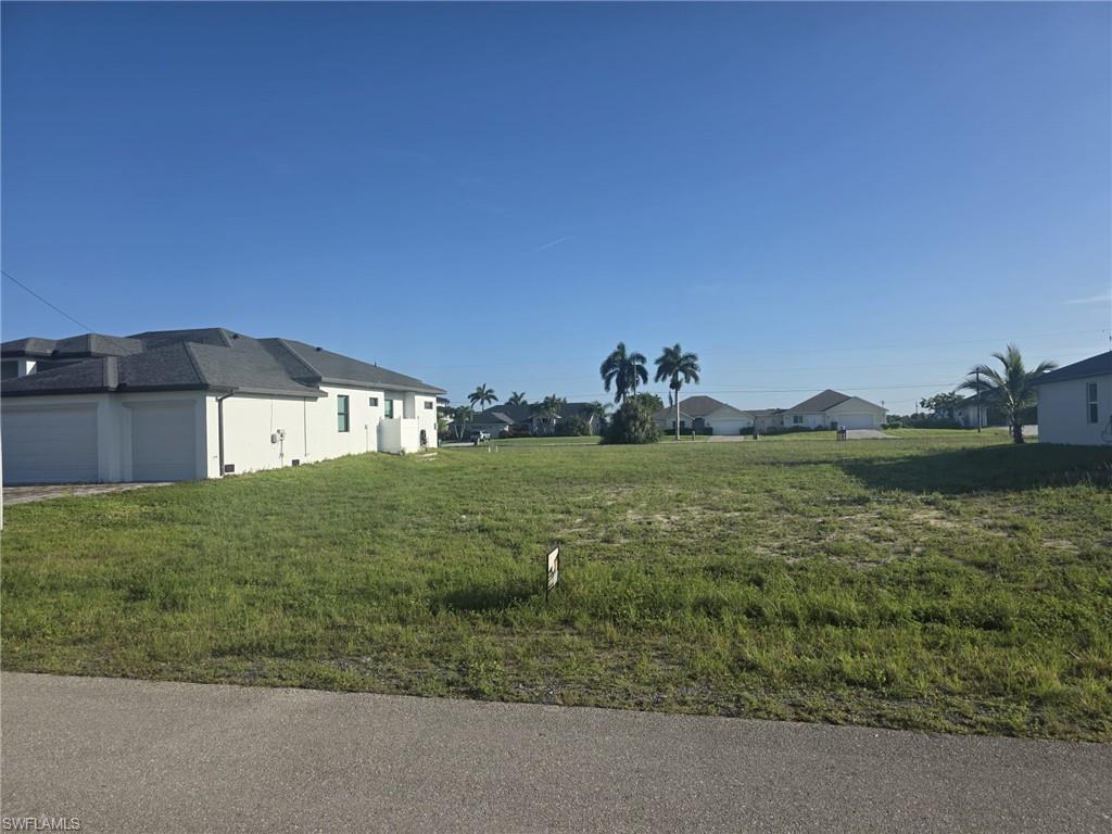 CAPE CORAL - Land
