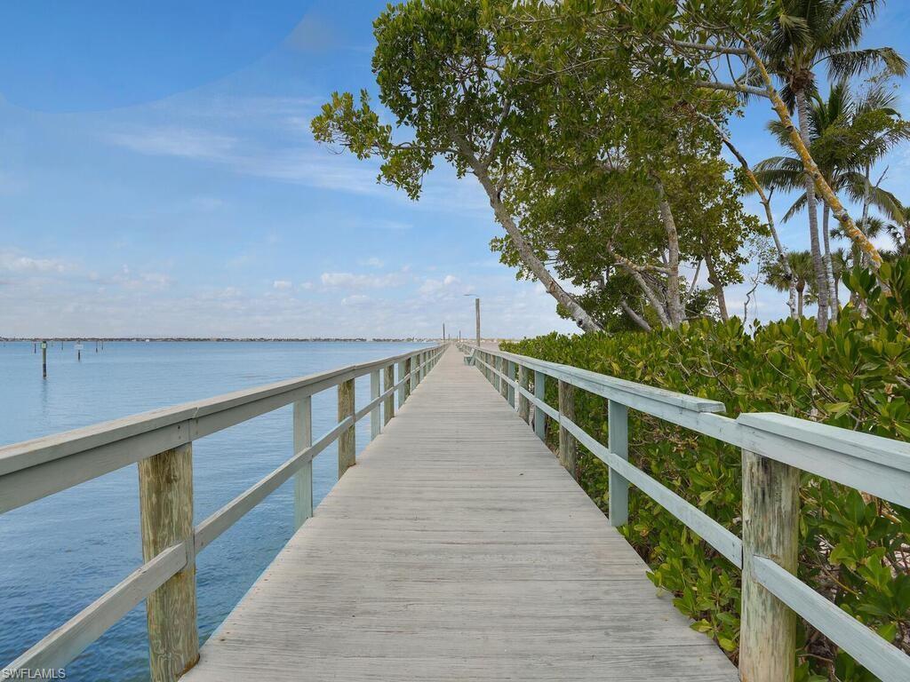WATER'S EDGE - Residential