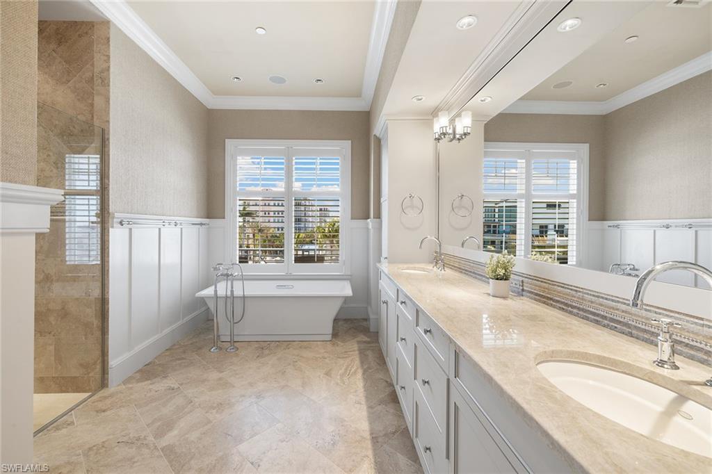 BAREFOOT BEACH - Residential
