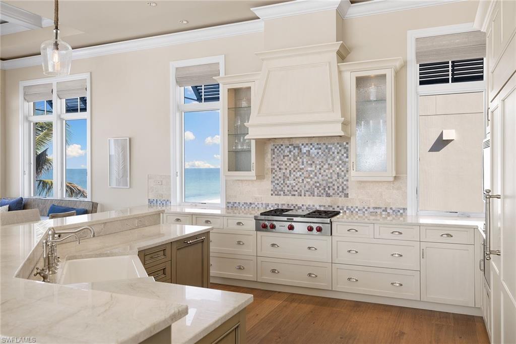 BAREFOOT BEACH - Residential