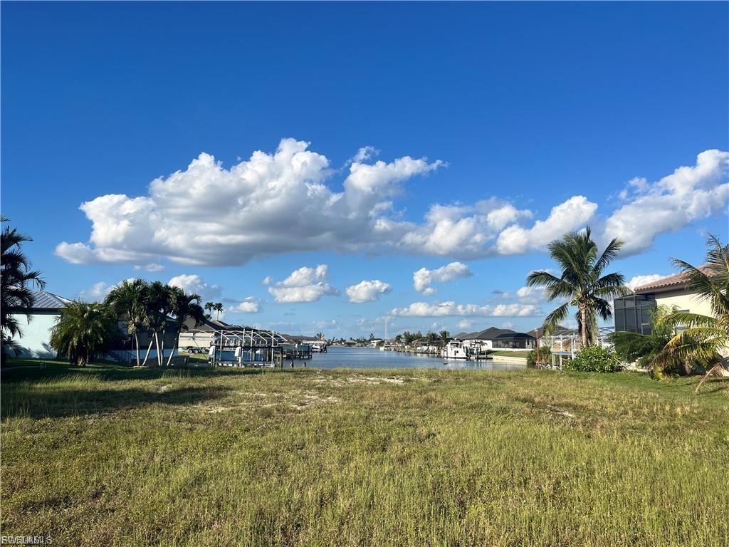 CAPE CORAL - Land