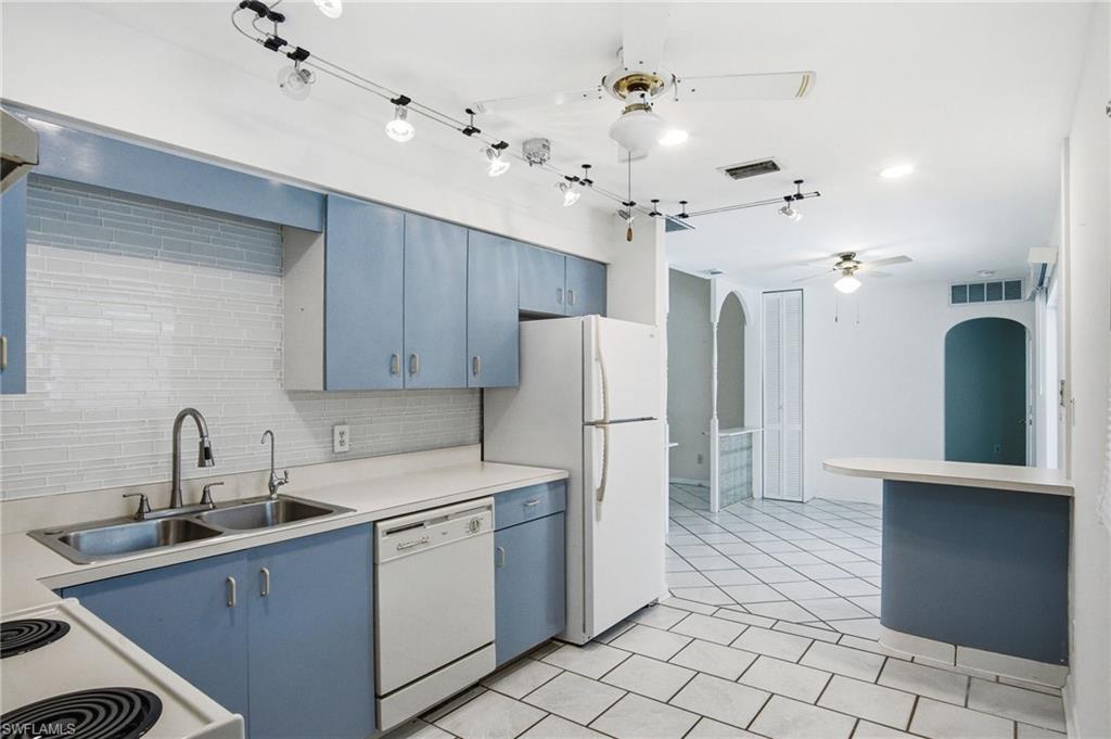 GOLDEN GATE ESTATES - Residential