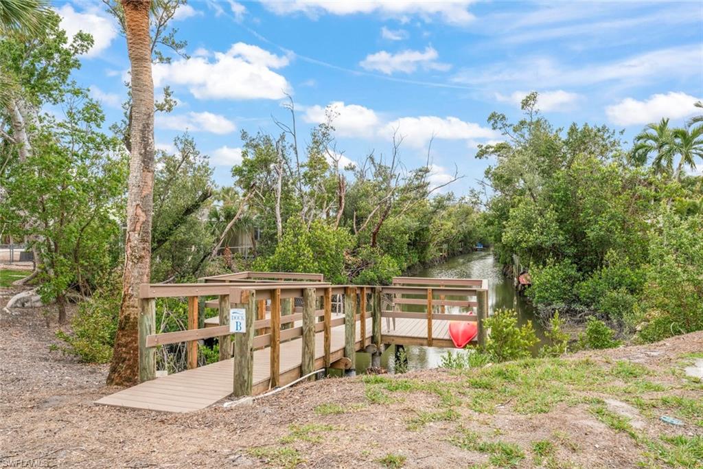 CAPTAINS WALK - Residential