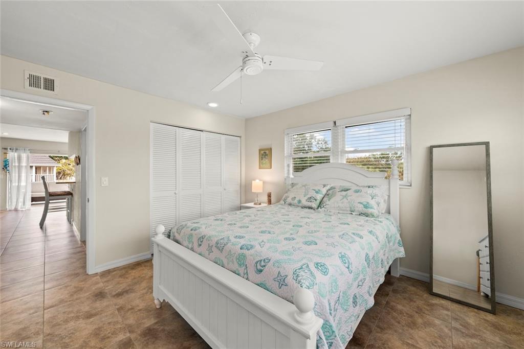 CAPTAINS WALK - Residential