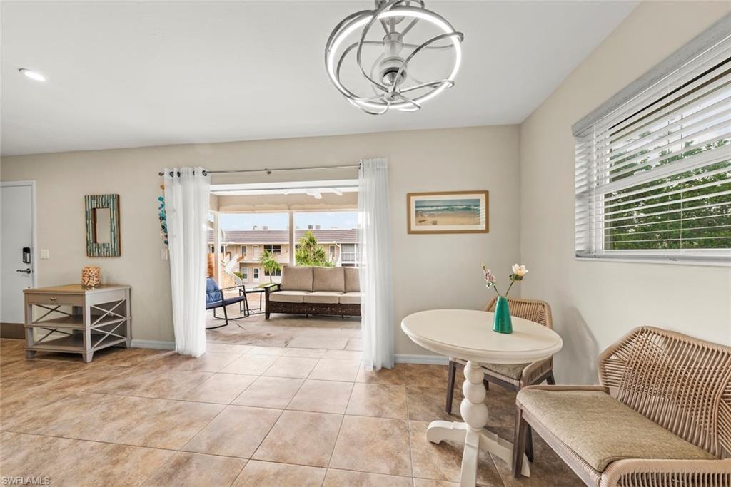 CAPTAINS WALK - Residential