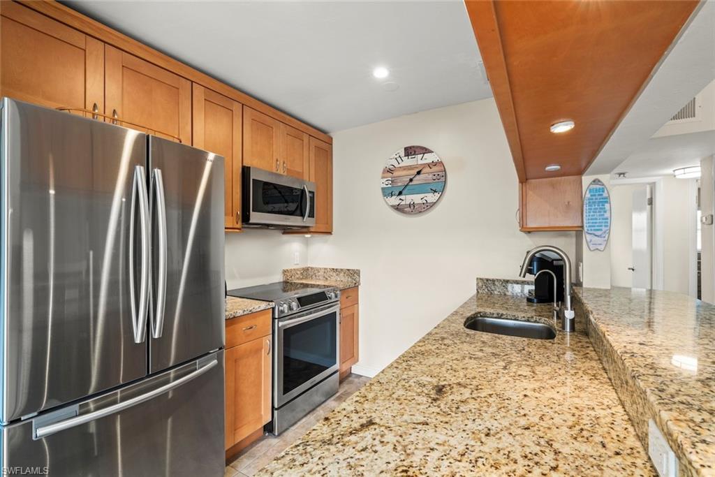 CAPTAINS WALK - Residential