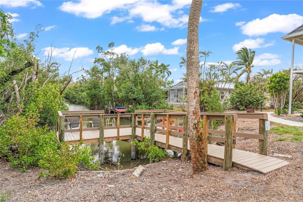 CAPTAINS WALK - Residential