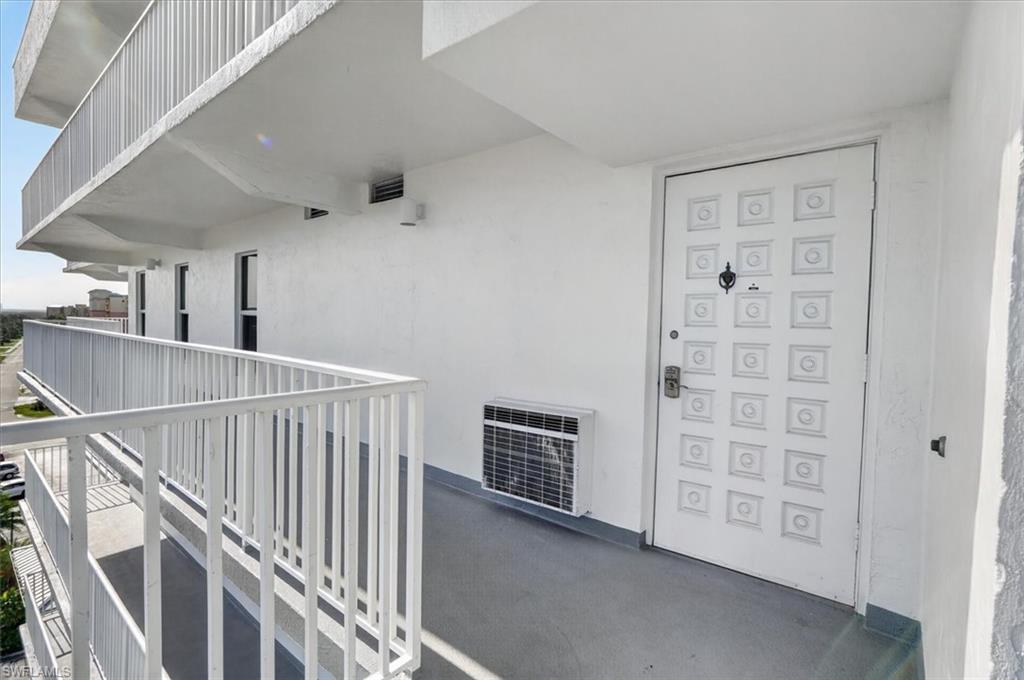 ISLAND REEF CONDO - Residential