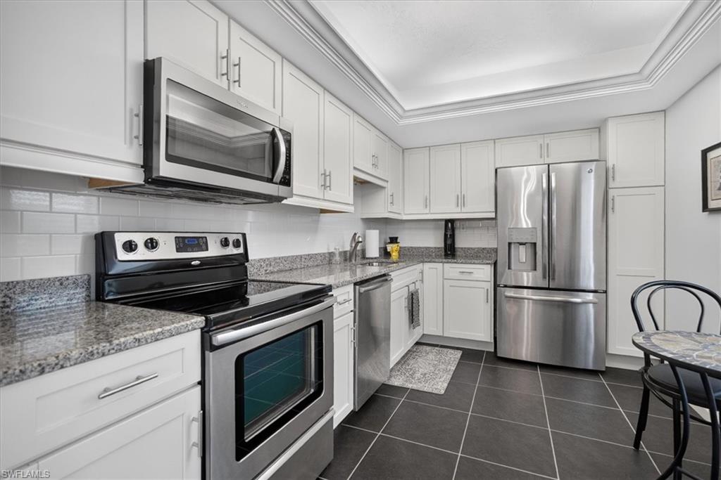 ISLAND REEF CONDO - Residential