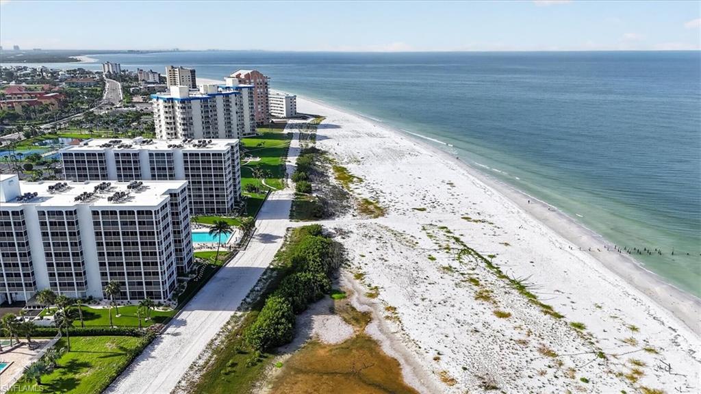 ISLAND REEF CONDO - Residential
