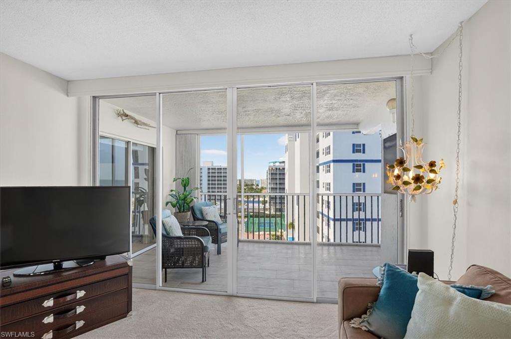 ISLAND REEF CONDO - Residential