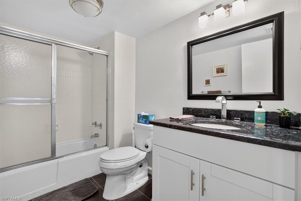 ISLAND REEF CONDO - Residential