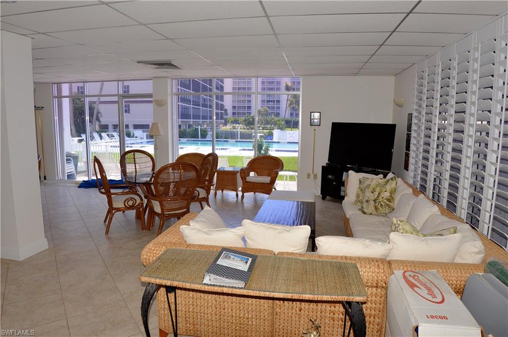 ISLAND REEF CONDO - Residential