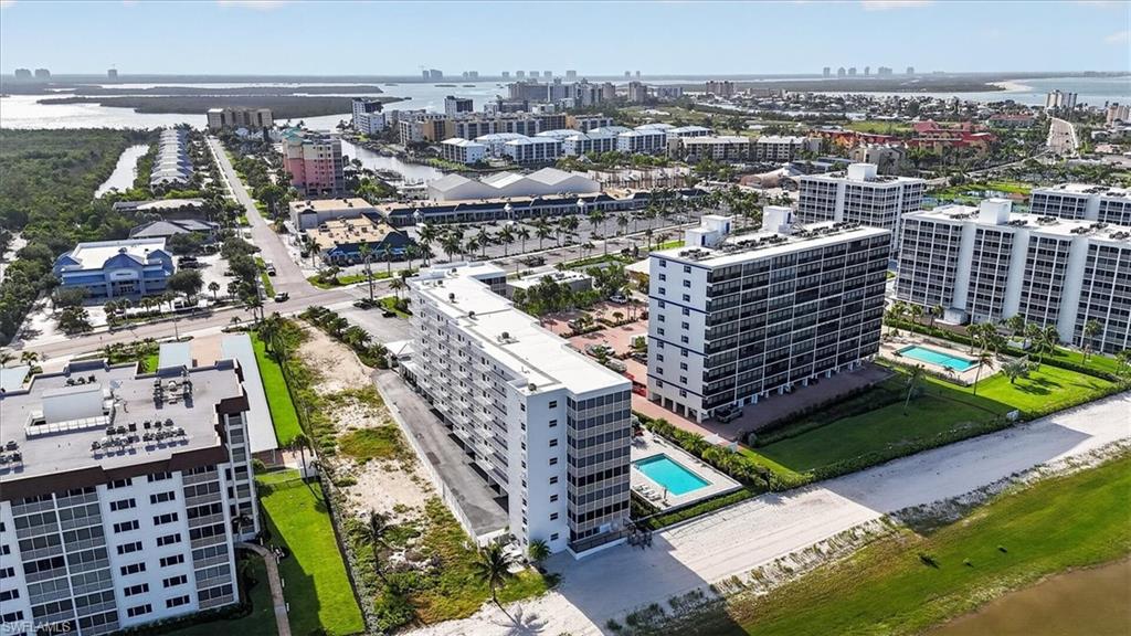 ISLAND REEF CONDO - Residential