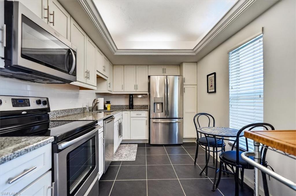 ISLAND REEF CONDO - Residential