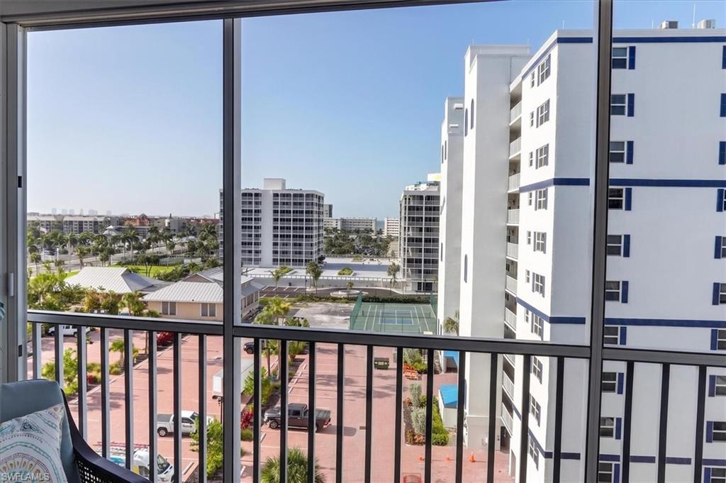 ISLAND REEF CONDO - Residential
