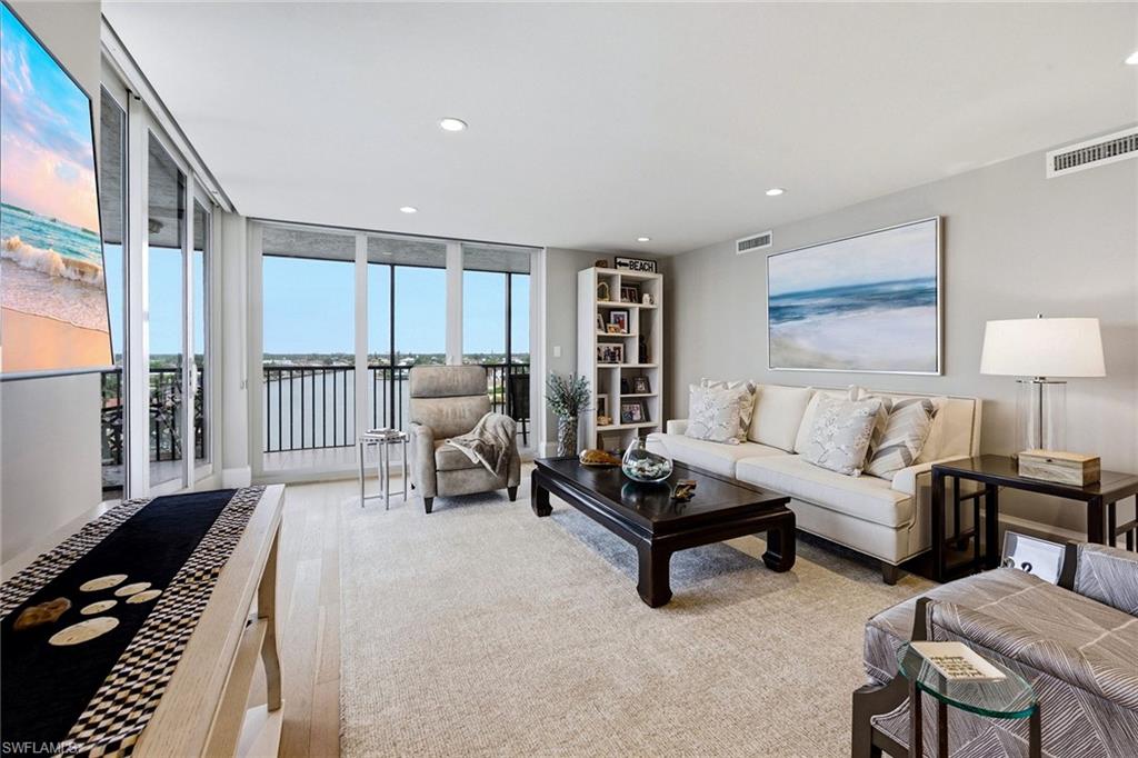 VANDERBILT BAY - Residential