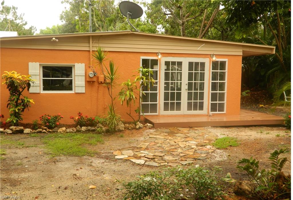 TROPICAL TRAILER PARK - Residential