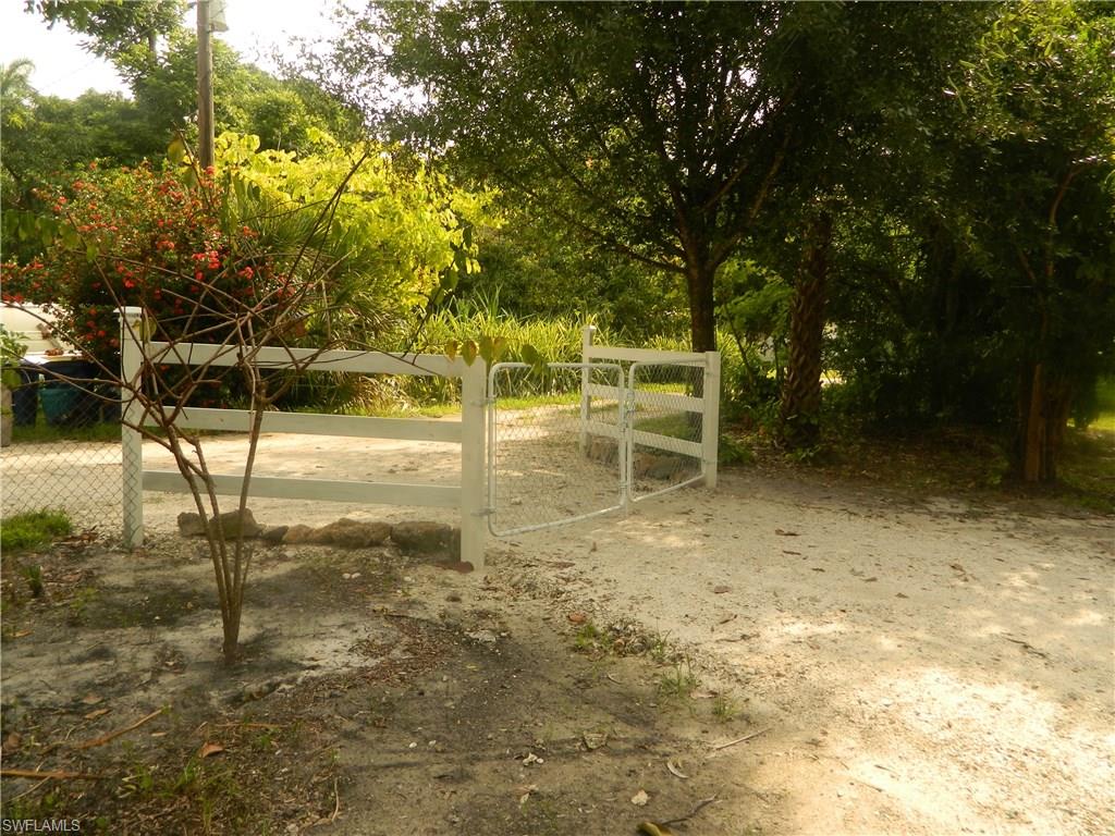 TROPICAL TRAILER PARK - Residential