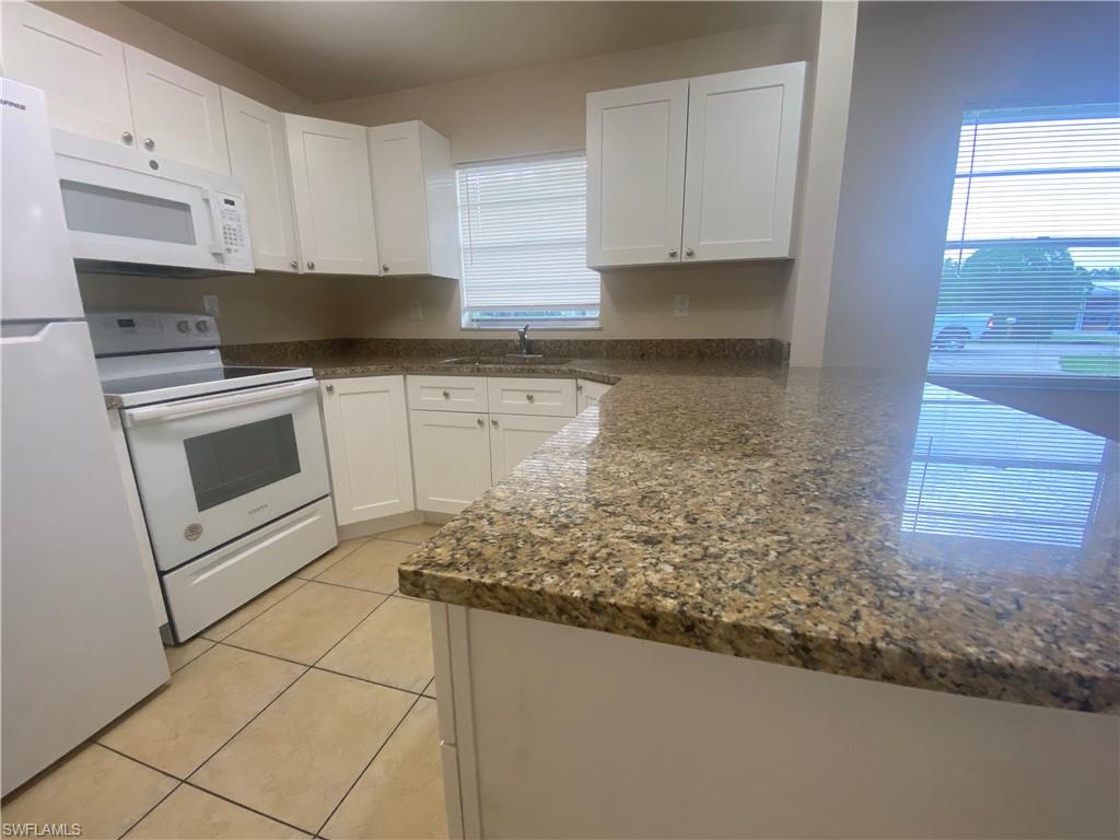 PARADISE SHORES - Residential Lease