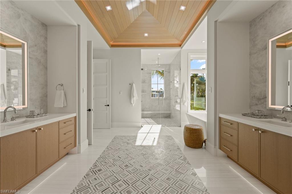 AQUALANE SHORES - Residential