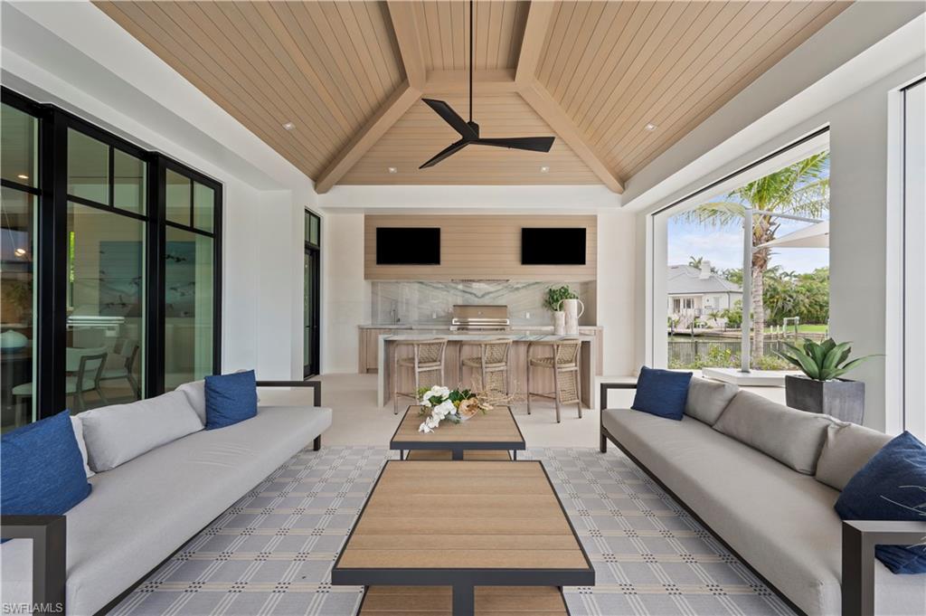 AQUALANE SHORES - Residential