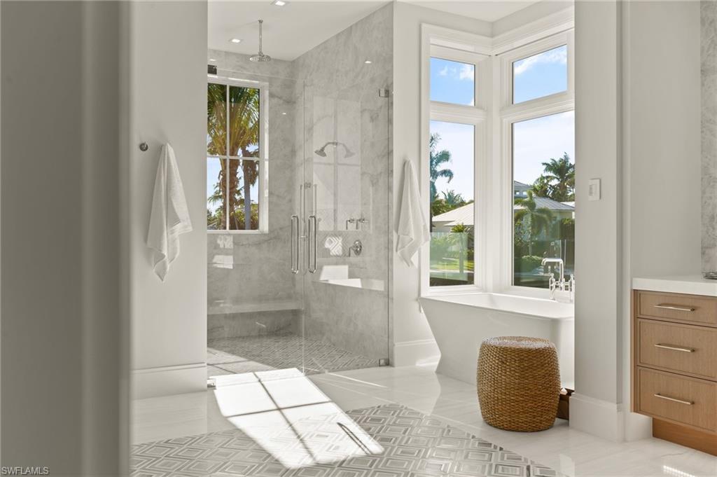 AQUALANE SHORES - Residential