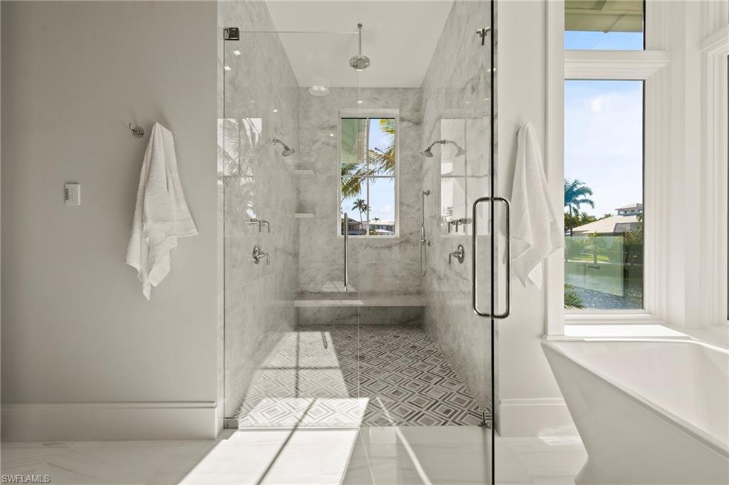 AQUALANE SHORES - Residential
