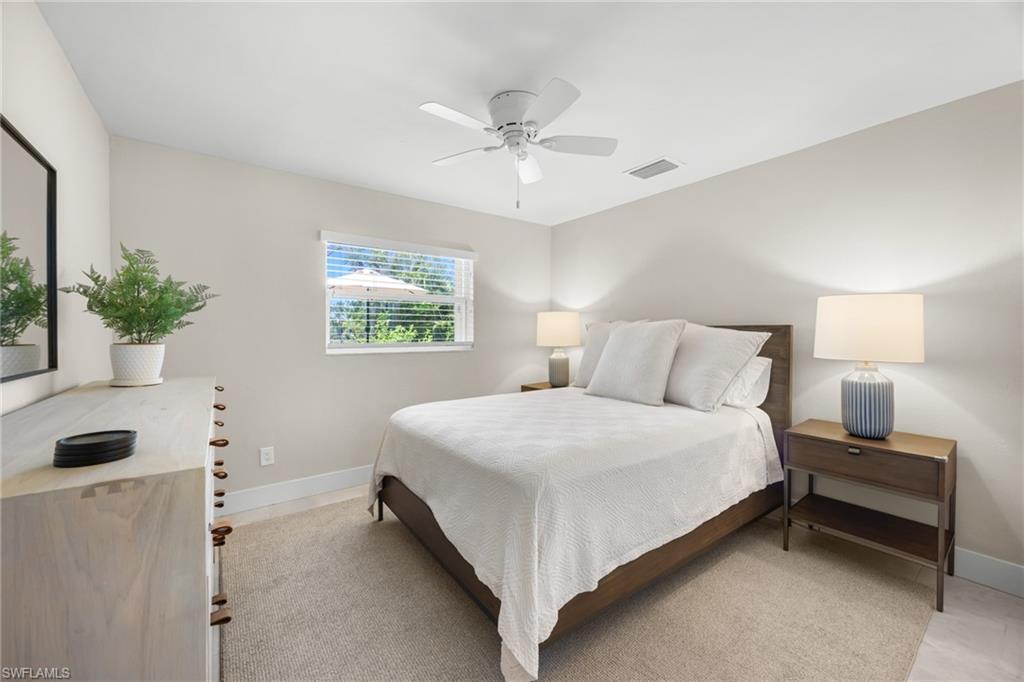 PALM LAKE - Residential