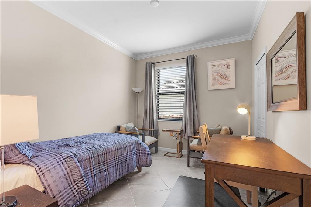 VENETIAN POINTE - Residential Lease