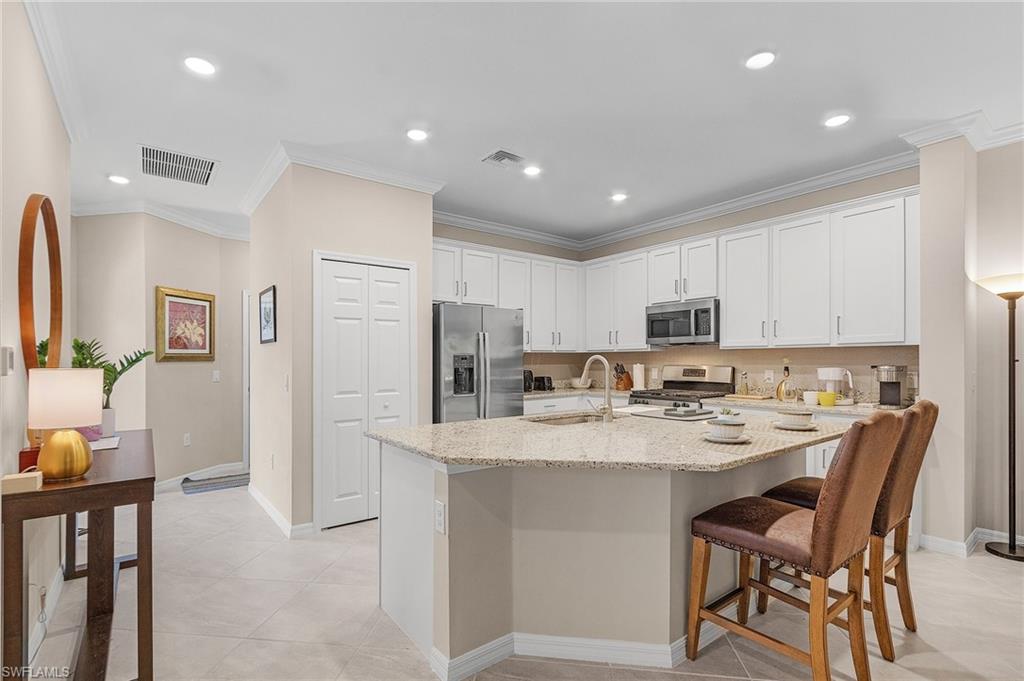 VENETIAN POINTE - Residential Lease