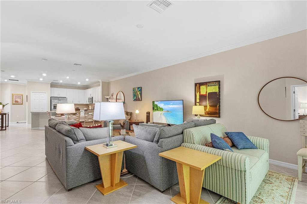 VENETIAN POINTE - Residential Lease
