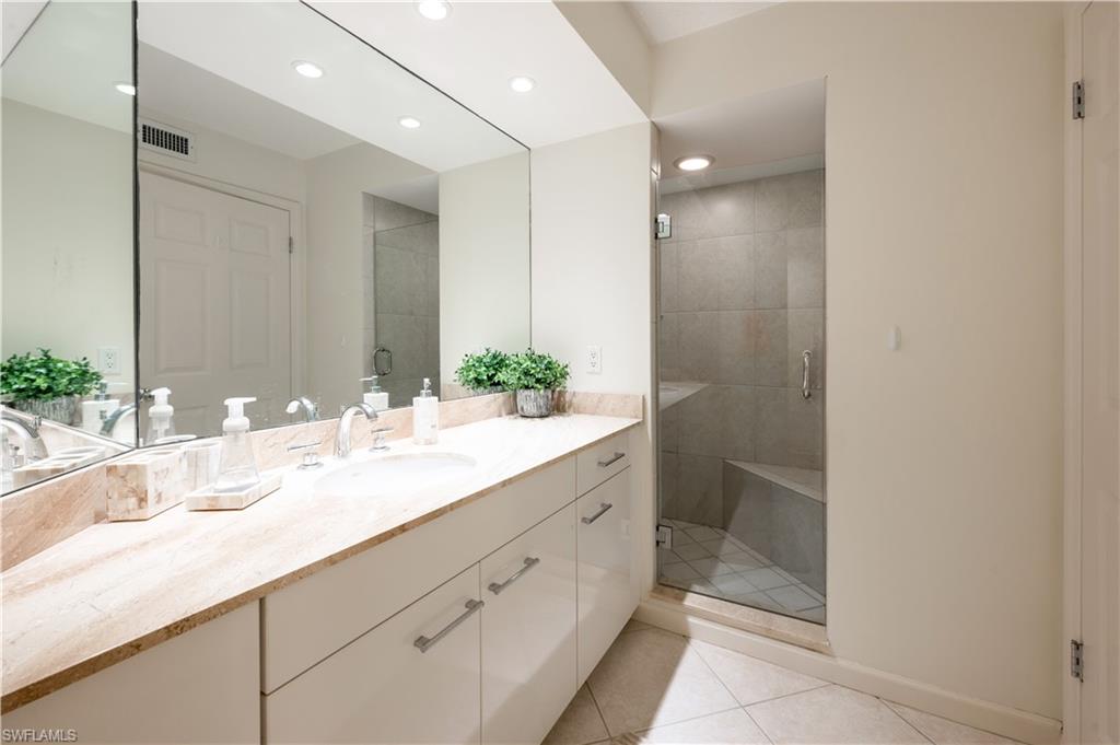 ESPLANADE CLUB - Residential Lease