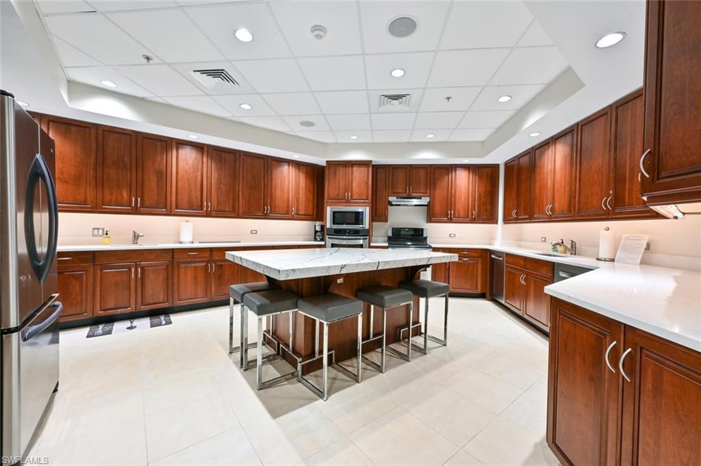 ESPLANADE CLUB - Residential Lease