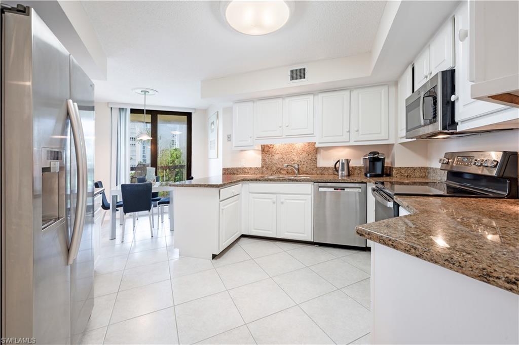 ESPLANADE CLUB - Residential Lease