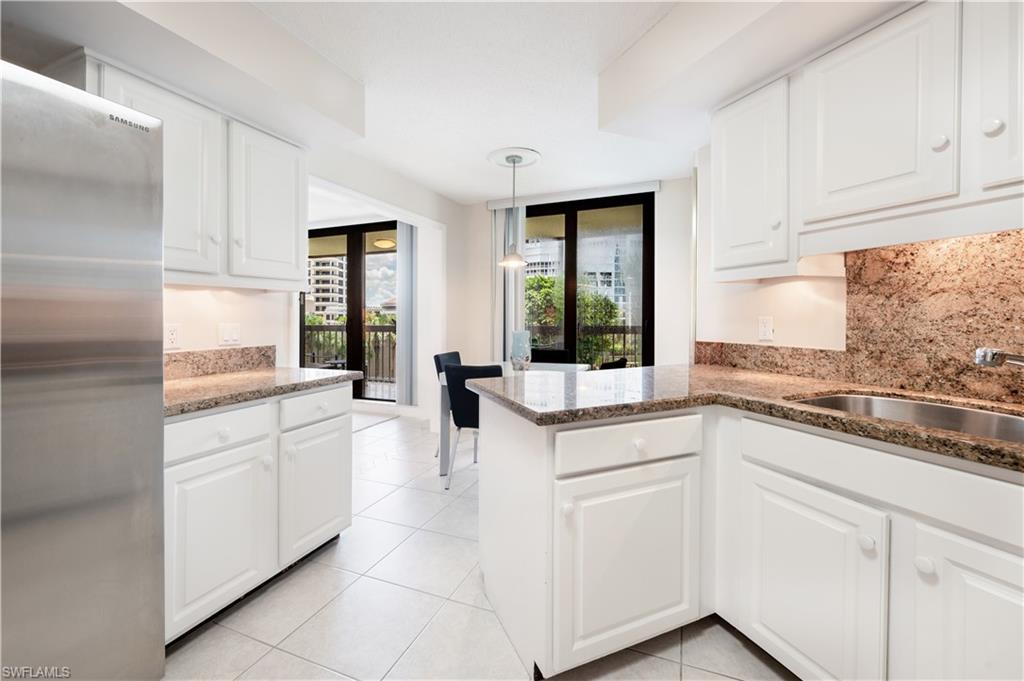 ESPLANADE CLUB - Residential Lease
