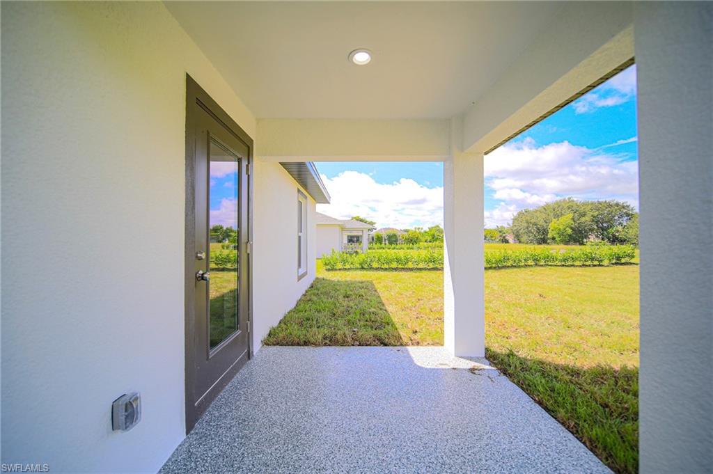 MIRROR LAKES - Residential
