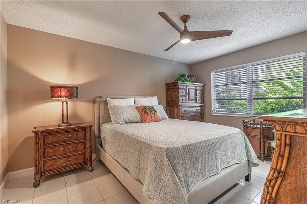 SEVEN LAKES - Residential