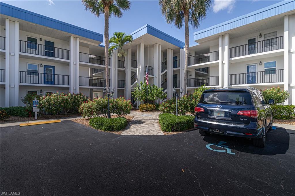 SEVEN LAKES - Residential