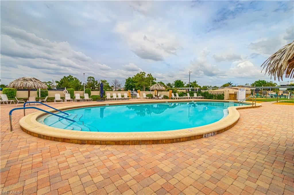 SEVEN LAKES - Residential