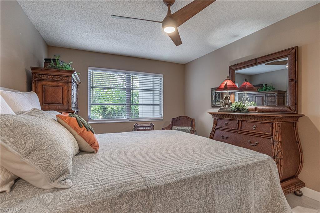 SEVEN LAKES - Residential