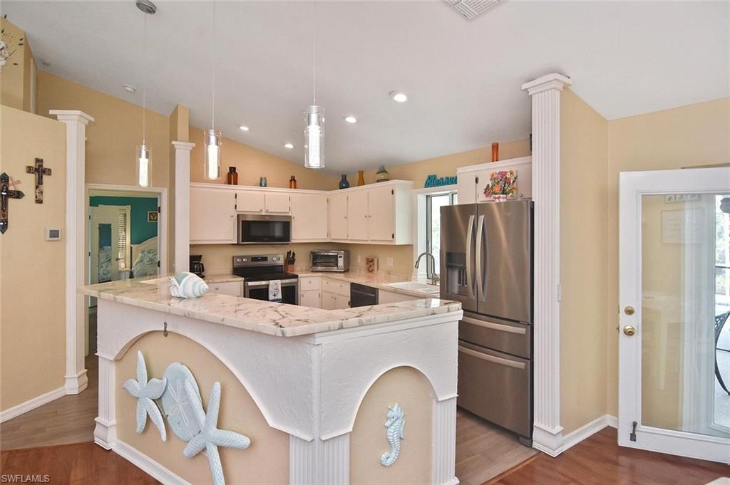 SAN CARLOS PARK - Residential