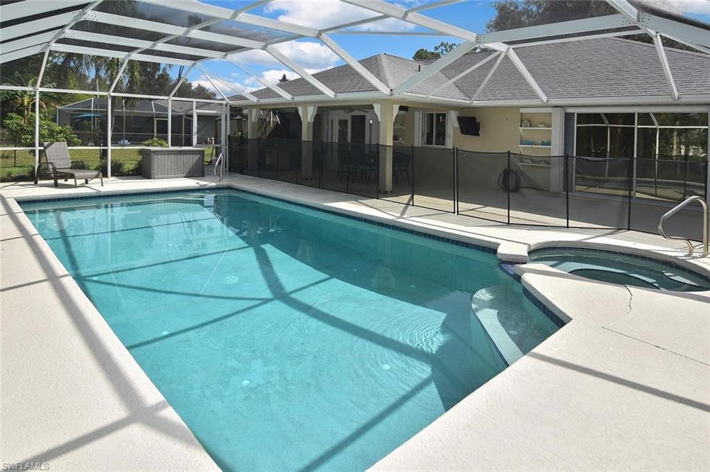 SAN CARLOS PARK - Residential
