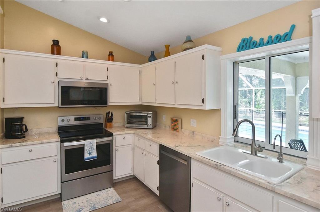 SAN CARLOS PARK - Residential